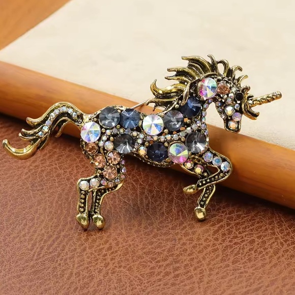 Vintage Gold Unicorn Brooch with Multicolor Gems - Picture 8 of 10